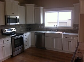 1131 Banyan Ln in Medford, OR - Building Photo - Building Photo