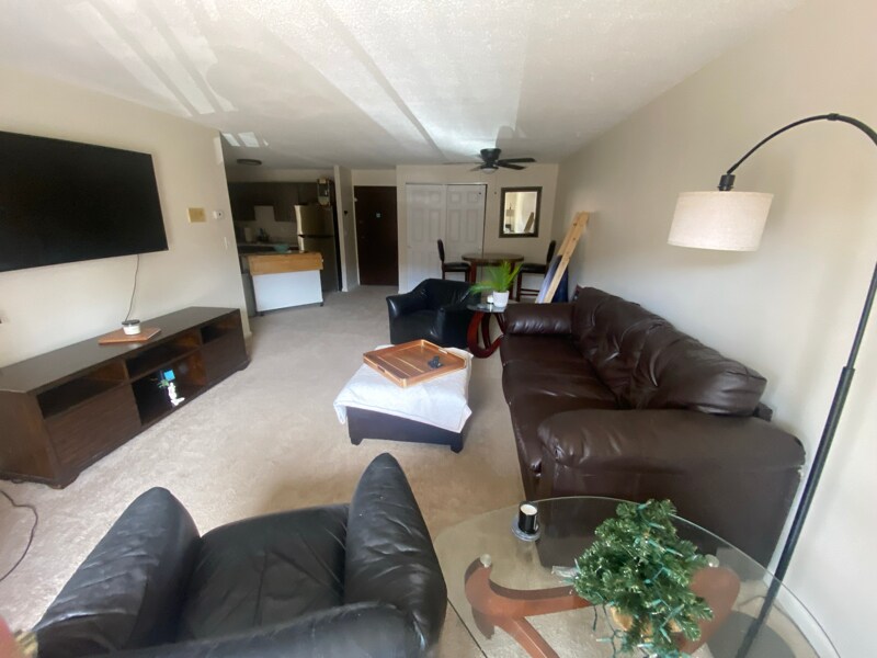 1217 Harbor View Dr in Rocky Hill, CT - Building Photo