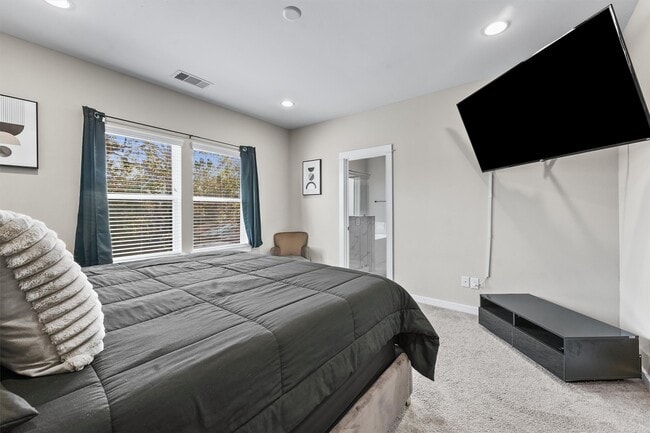 property at 6704 Parker Grv Ln