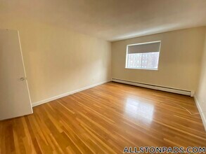 84 Gardner St in Boston, MA - Foto de edificio - Building Photo