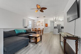 113 Lighthouse Cir in Tequesta, FL - Building Photo - Building Photo