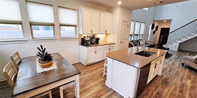 property at 328 Windward Vw