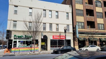 930 W Belmont Ave in Chicago, IL - Building Photo