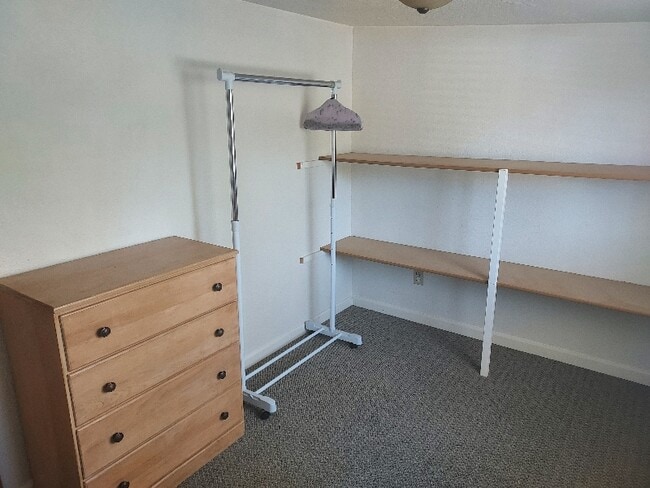 4601 SE Booth Bend Rd in McMinnville, OR - Building Photo - Building Photo