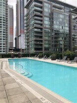 1155 S Grand Ave, Unit 1605 in Los Angeles, CA - Building Photo