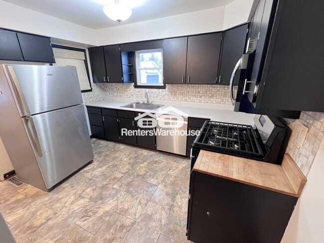 5568 N Humboldt Ave in Brooklyn Center, MN - Building Photo - Building Photo