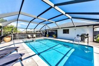 670 107th Ave N, Unit 401 in Naples, FL - Building Photo - Building Photo