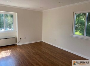 45 Eton Way in Franklin Township, NJ - Building Photo - Building Photo