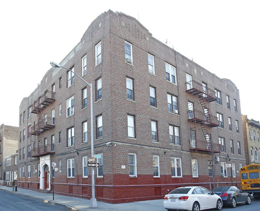 2502 Cortelyou Rd in Brooklyn, NY - Building Photo