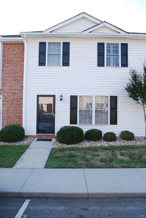 3600 Old Forest Rd in Lynchburg, VA - Building Photo