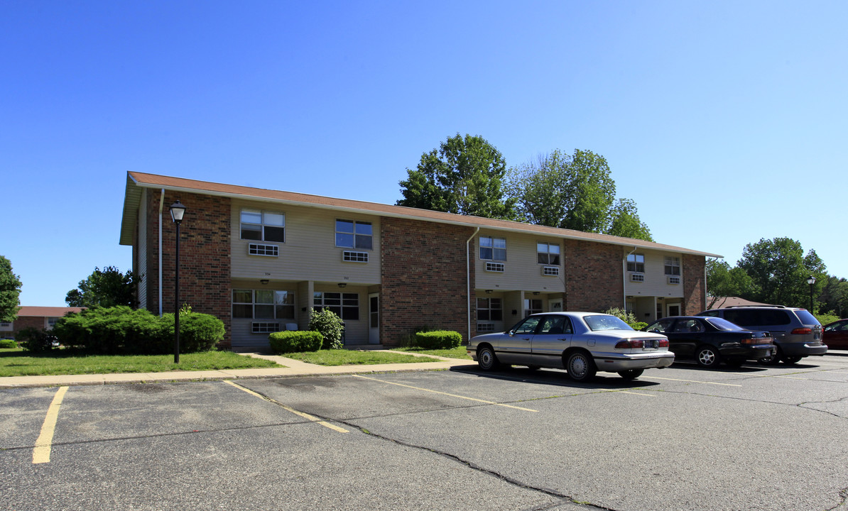 Corby Homes in South Bend, IN - Foto de edificio