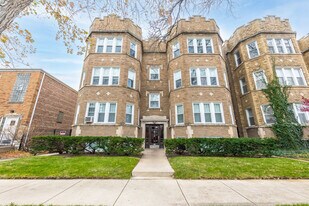 7434 N Claremont Ave in Chicago, IL - Building Photo