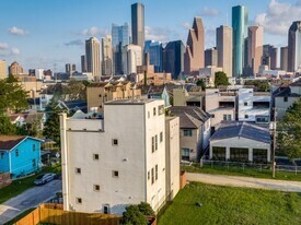 1509 Holly St in Houston, TX - Building Photo