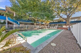 3271 Sul Ross St in Houston, TX - Building Photo - Building Photo