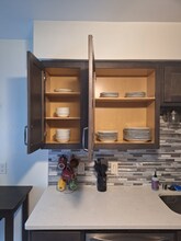 545 Elm Grove Rd in Elm Grove, WI - Foto de edificio - Building Photo