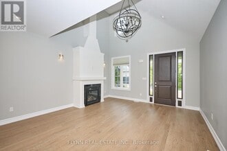 160 Anne St in Niagara-On-The-Lake, ON - Building Photo - Building Photo
