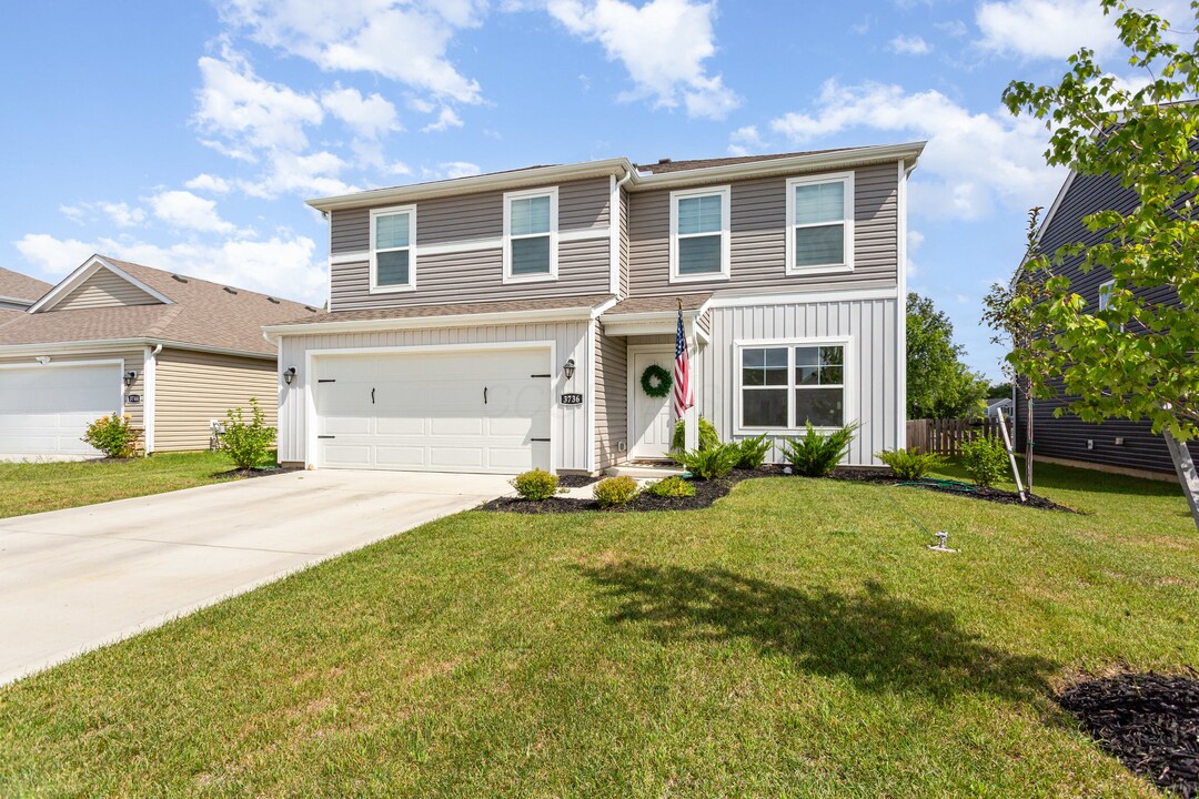 3736 Miltonsburg Dr in Grove City, OH - Foto de edificio