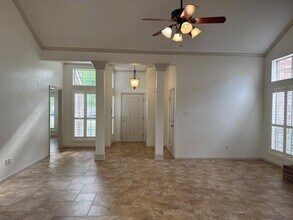 9714 Chiselhurst Dr in Houston, TX - Building Photo - Building Photo