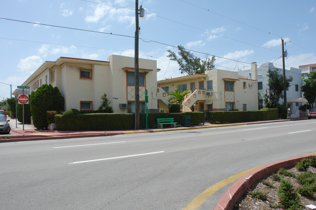 Harding Gardens Apartments in Miami Beach, FL - Building Photo - Building Photo