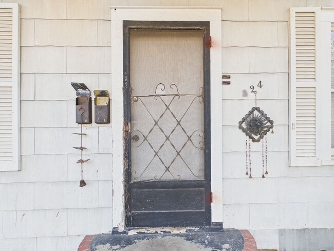 324 General Mouton Ave