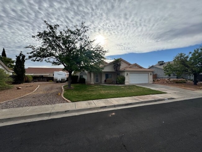 92 N 2040 E St in Saint George, UT - Building Photo - Building Photo