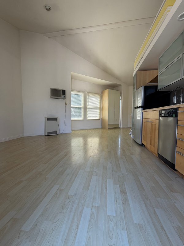 74 N San Marino Ave in Pasadena, CA - Building Photo - Building Photo