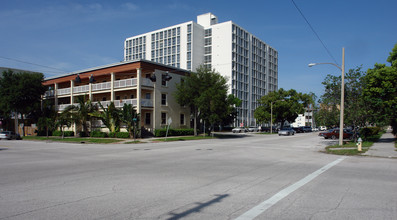 Viridian Apartments- 62+ Senior Community in St. Petersburg, FL - Building Photo - Building Photo