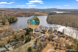 29 Shore Dr in Griswold, CT - Building Photo