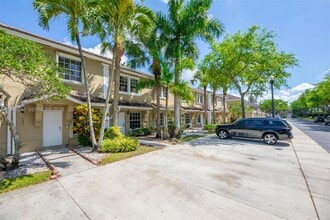 435 S W 122nd Terrace in Pembroke Pines, FL - Building Photo - Building Photo