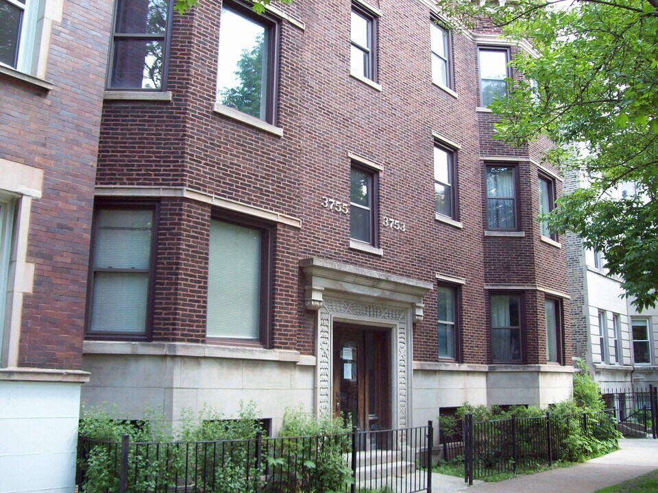 3755 N Fremont St, Unit Fremont 1N in Chicago, IL - Building Photo