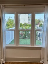 1121 N Heliotrope Dr in Los Angeles, CA - Building Photo - Building Photo