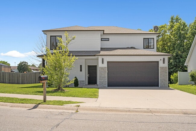 property at 3201 Crestwood Ln