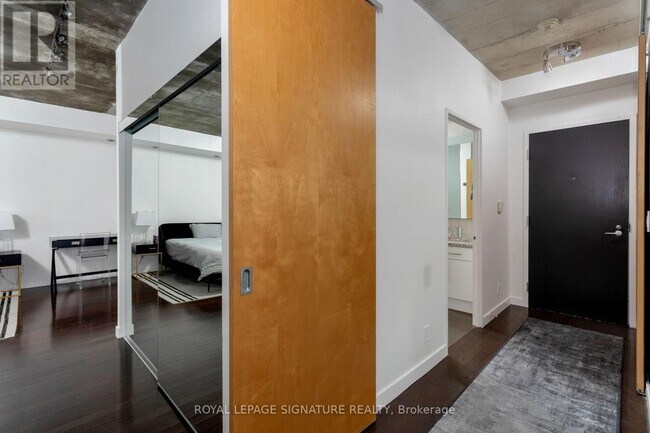 1 Shaw St in Toronto, ON - Building Photo - Building Photo