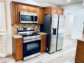 2829 Hope St in Sarasota, FL - Building Photo - Building Photo