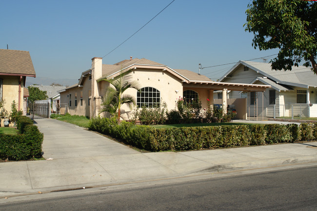 421 E Windsor Rd in Glendale, CA - Building Photo - Building Photo