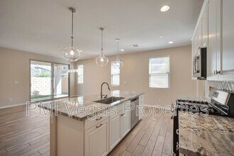 780 Aurora Vale Pl in Henderson, NV - Building Photo - Building Photo