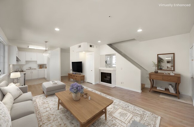 18347 Saticoy St in Reseda, CA - Foto de edificio - Building Photo