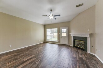 9127 Willow Crossing Dr in Houston, TX - Building Photo - Building Photo