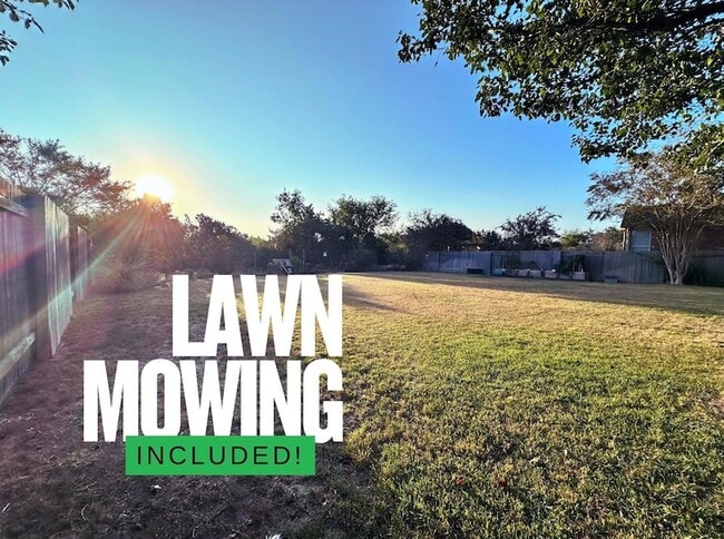 136 Mountain Laurel Way in Austin, TX - Building Photo - Building Photo