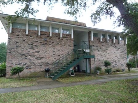 Spanish Lake Apartments in New Iberia, LA - Building Photo