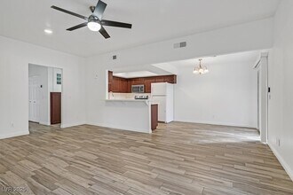 1818 Plum Ct in Henderson, NV - Building Photo - Building Photo