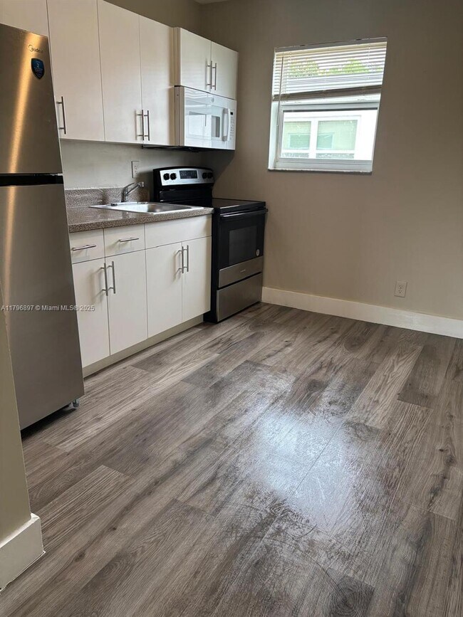 property at 260 SW 8th St