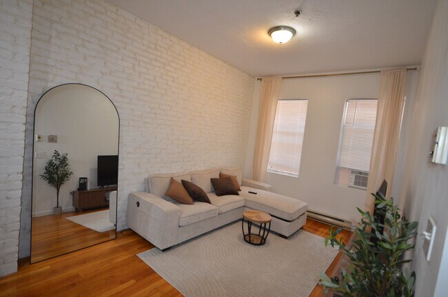 property at 5 Cleveland Pl