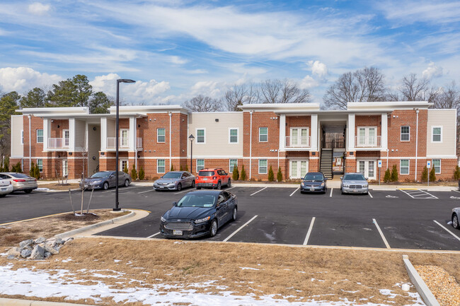 Winchester Forest in North Chesterfield, VA - Building Photo - Building Photo