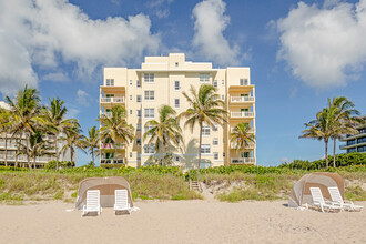 AMBASSADOR PALM BEACH in Palm Beach, FL - Foto de edificio - Building Photo