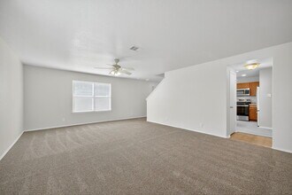 7719 Mesquite Farm in San Antonio, TX - Building Photo - Building Photo