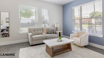 4001 Ross Ave, Unit 168 in Dallas, TX - Building Photo