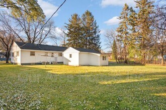 9480 Quaker Ln N in Maple Grove, MN - Building Photo - Building Photo