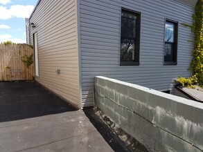 118 Kingsland Ave, Unit Apt 4 in Brooklyn, NY - Building Photo - Building Photo