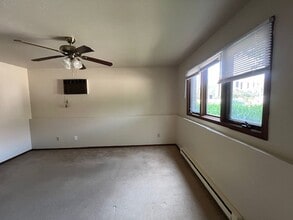 6006 Boxwood Dr in Rockford, IL - Building Photo - Building Photo
